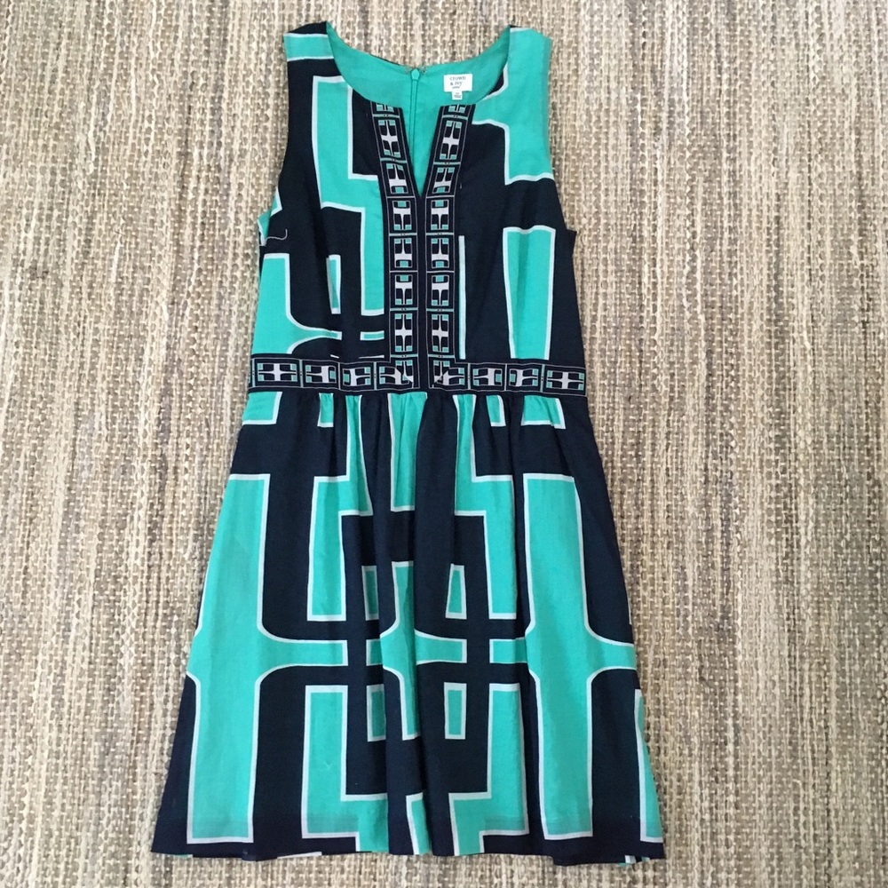 Cute Crown and Ivy dress!
